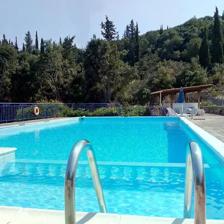 Kaminakia Apartments-adults Only -walk Into A Tranquil Oasis Where Peace & Quiet Are Woven Into Every Breath -nestled Within A Serene Evergreen Cypress Forest, Each Opens Wide To The Endless Sea And A Sunbathed Pool Awaits To Soothe Your Se פיסקרדו