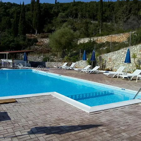 Kaminakia Apartments-adults Only -walk Into A Tranquil Oasis Where Peace & Quiet Are Woven Into Every Breath -nestled Within A Serene Evergreen Cypress Forest, Each Opens Wide To The Endless Sea And A Sunbathed Pool Awaits To Soothe Your Se Апартаменты Фискардон