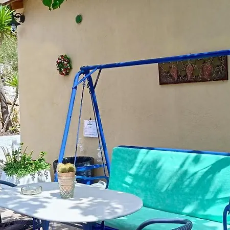 Kaminakia Apartments-adults Only -walk Into A Tranquil Oasis Where Peace & Quiet Are Woven Into Every Breath -nestled Within A Serene Evergreen Cypress Forest, Each Opens Wide To The Endless Sea And A Sunbathed Pool Awaits To Soothe Your Se * Φισκάρδο
