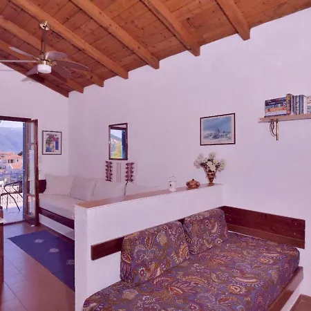 Kaminakia Apartments-adults Only -walk Into A Tranquil Oasis Where Peace & Quiet Are Woven Into Every Breath -nestled Within A Serene Evergreen Cypress Forest, Each Opens Wide To The Endless Sea And A Sunbathed Pool Awaits To Soothe Your Se Apartamento *